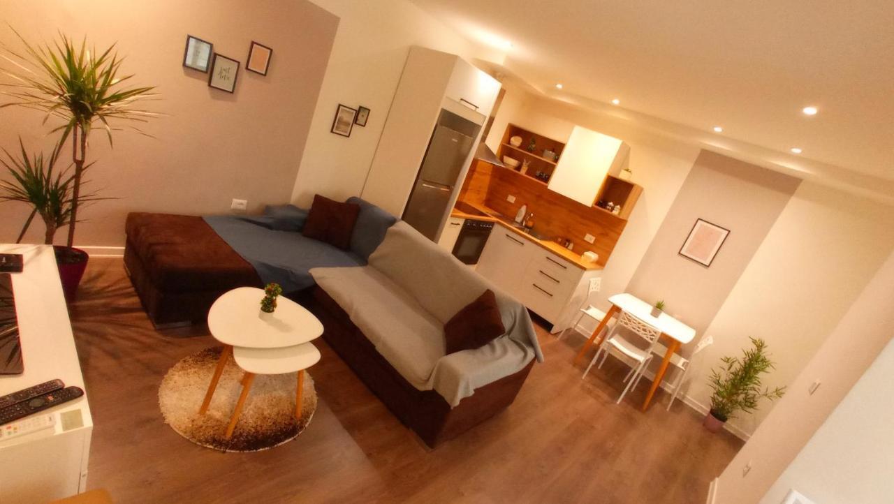 Tirana Apartment Garda Eksteriør billede